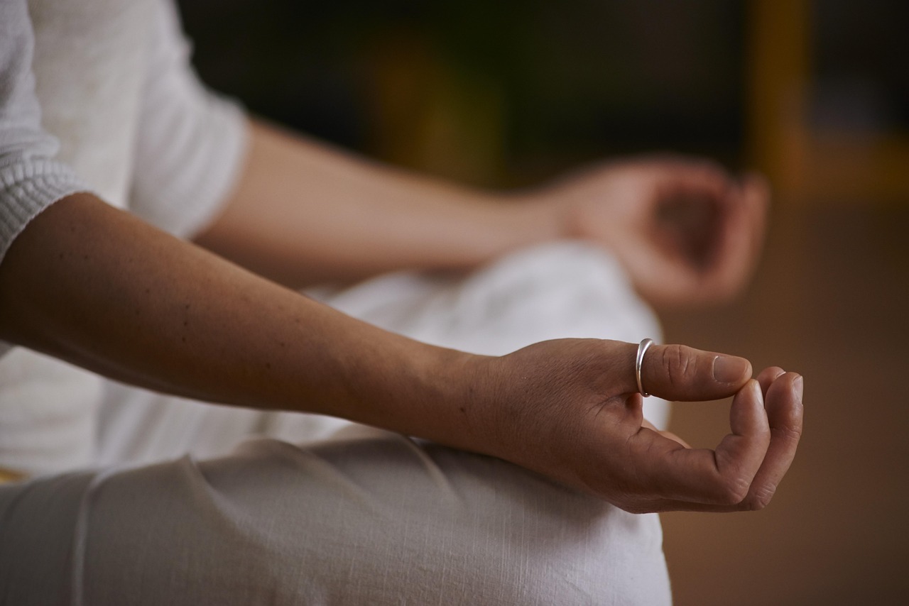 yoga-4489430-1280-69429998251fe468884168.jpg
